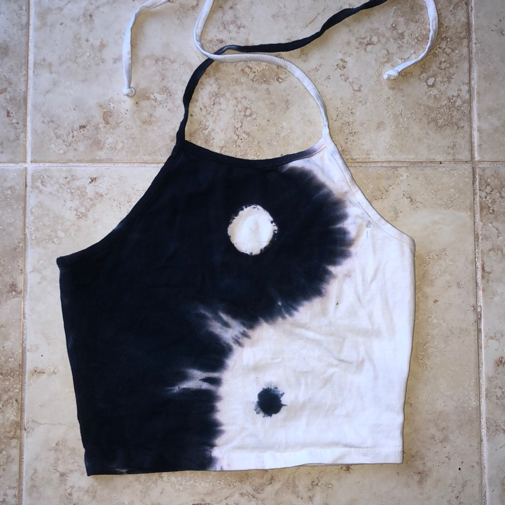 Yin yang top